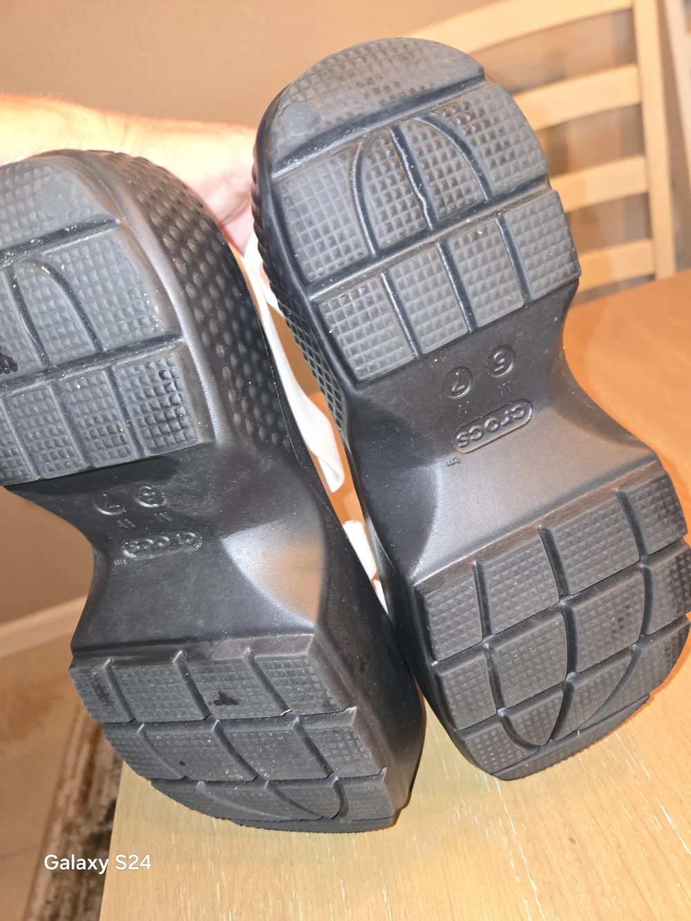 Crocs Women's White Platform Fisherman Sandals Stomp Sz 7